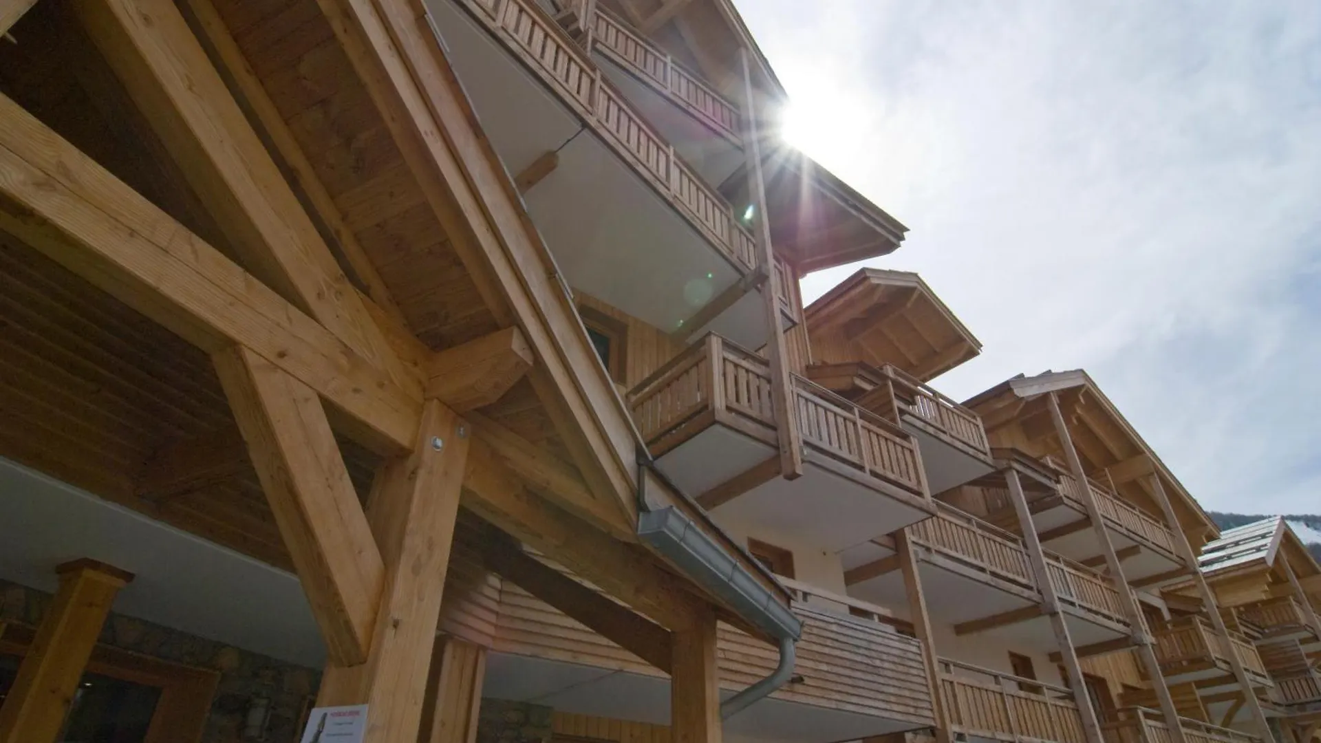 Madame Vacances Residence Le Parc Des Airelles Les Orres Aparthotel